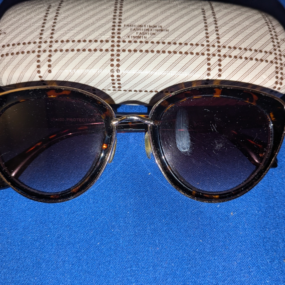 Tortoise Shell Sunglasses - Picture 2 of 4